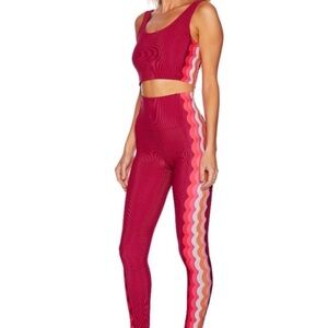 NWTTT Beach Riot Sangria Wave SET